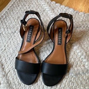UTERQUE black sandals size 37